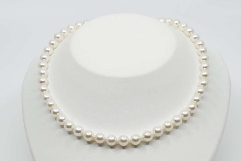 White Japanese Akoya Pearl Necklace, 8-8.5mm AA+