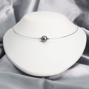 Black Tahitian Pearl on a white gold omega chain
