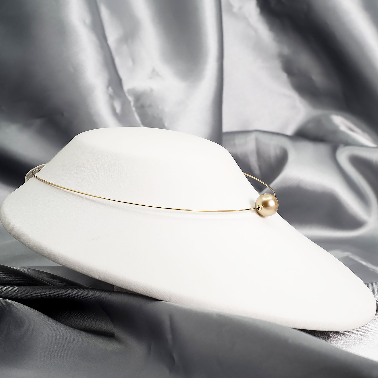 Southsea gold pearl necklace
