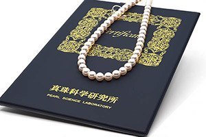 Japanese Akoya Hanadama certified pearl necklace