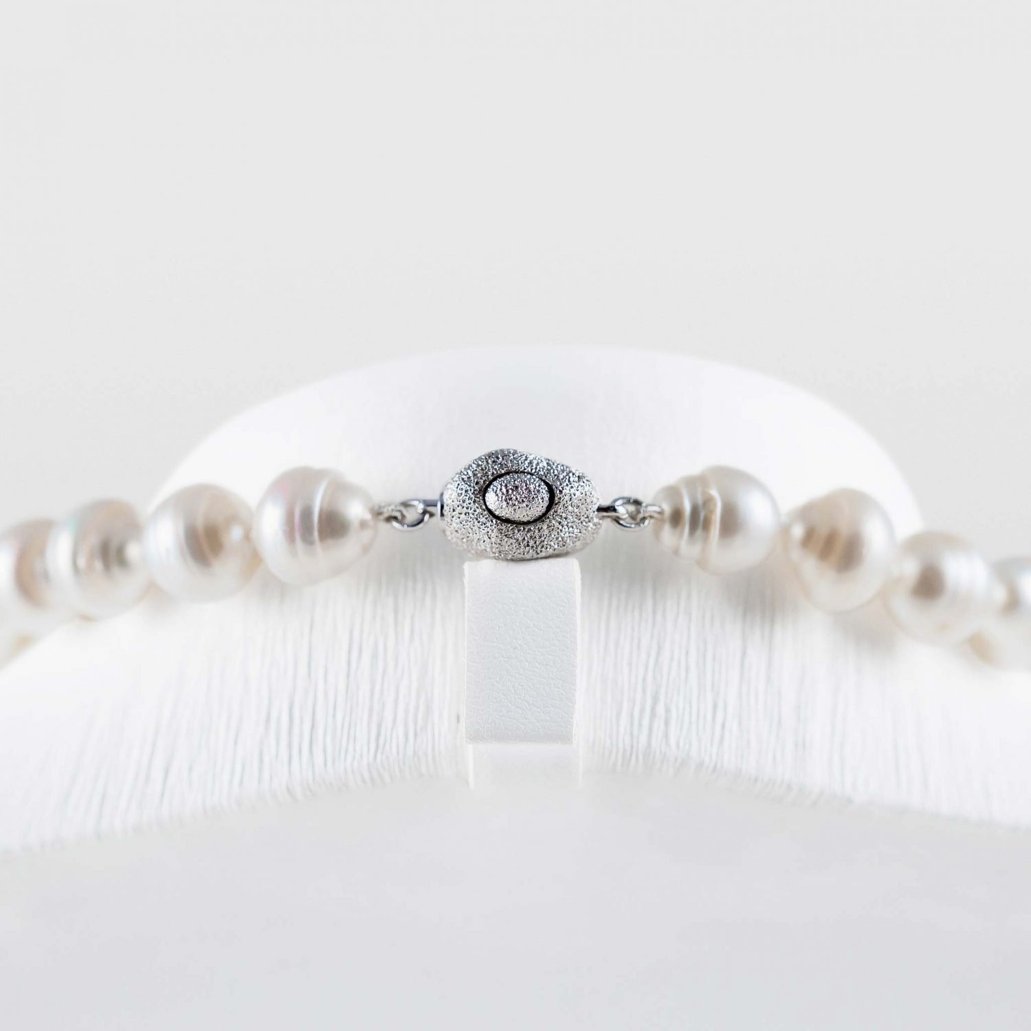 White South Sea Baroque Pearl Necklace AAA