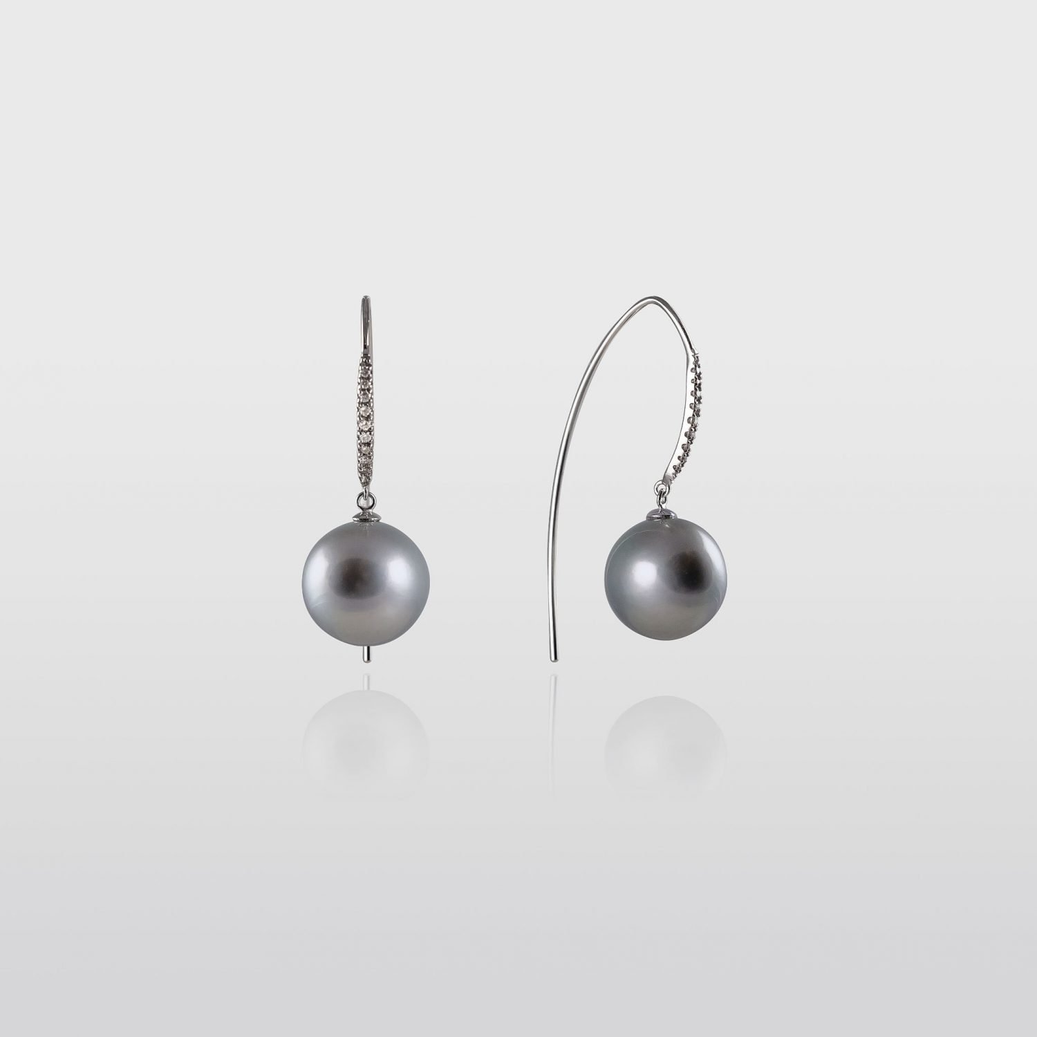 Boucles d'oreilles en perles noires de Tahiti avec diamants