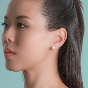 Japanilaiset Akoya-helmikorvakorut timanteilla