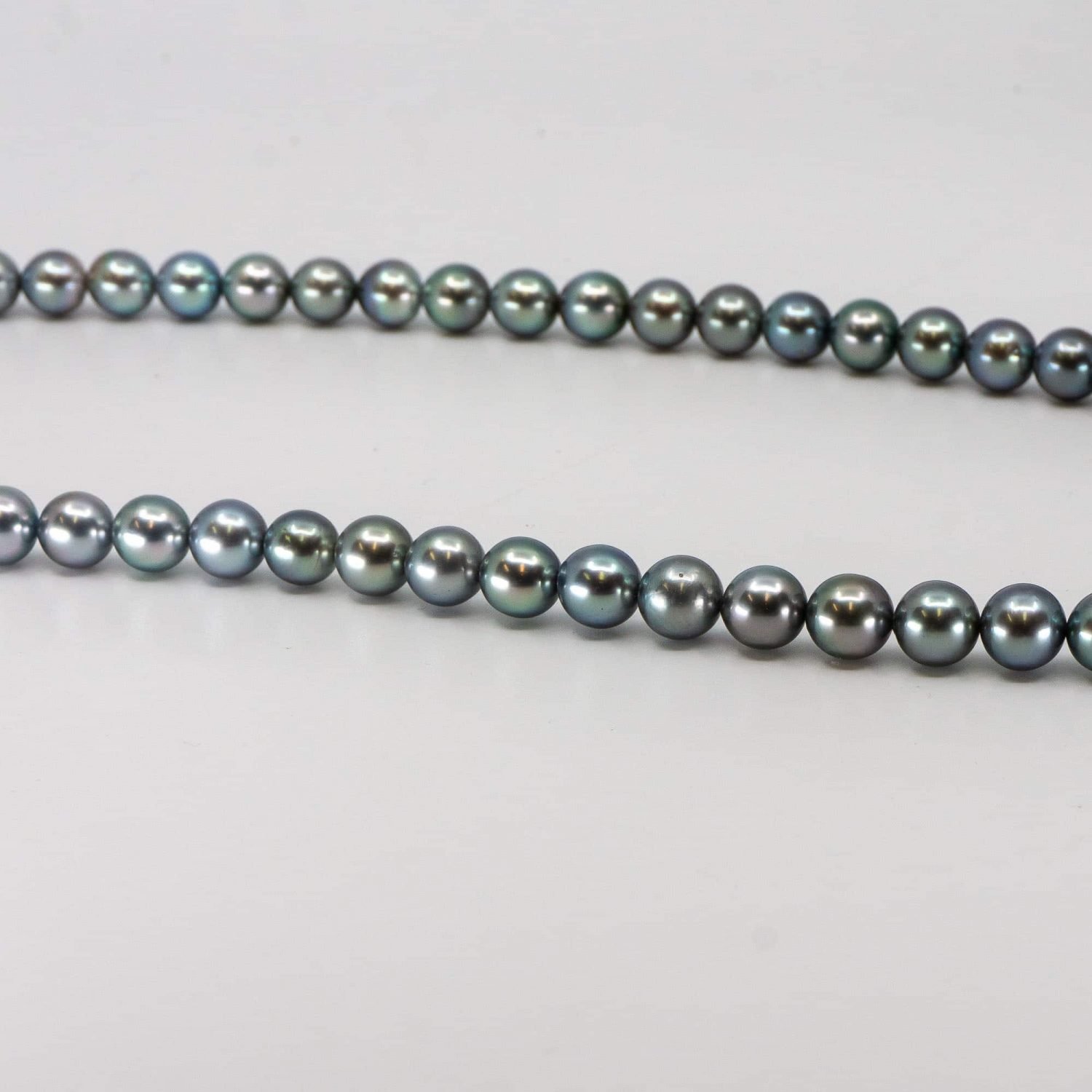 pearl ombre necklace with tahitian pearls