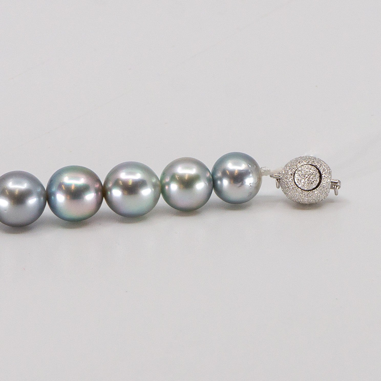 pearl ombre necklace with tahitian pearls