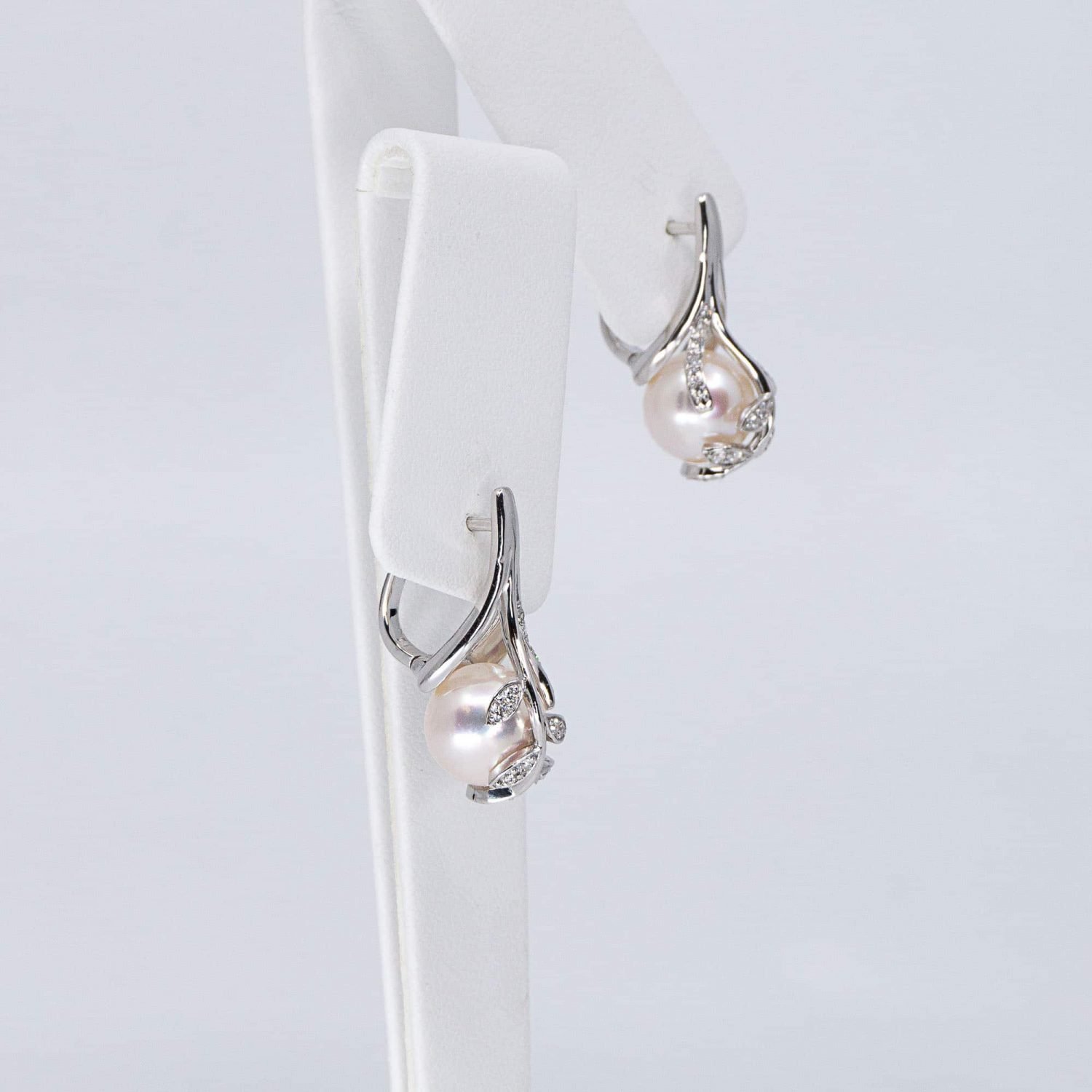 Boucles d'oreilles en perles Akoya japonaises avec diamants