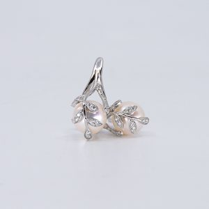 Boucles d'oreilles en perles Akoya japonaises avec diamants