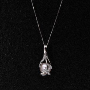 Japanischer Akoya-Perlenanhänger mit Diamanten
