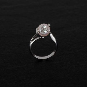 Japanischer Akoya-Perlenring mit Diamanten