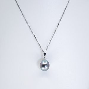 black tahitian pearl pendant drop shape AAA. Pearls.jp tokyo japan