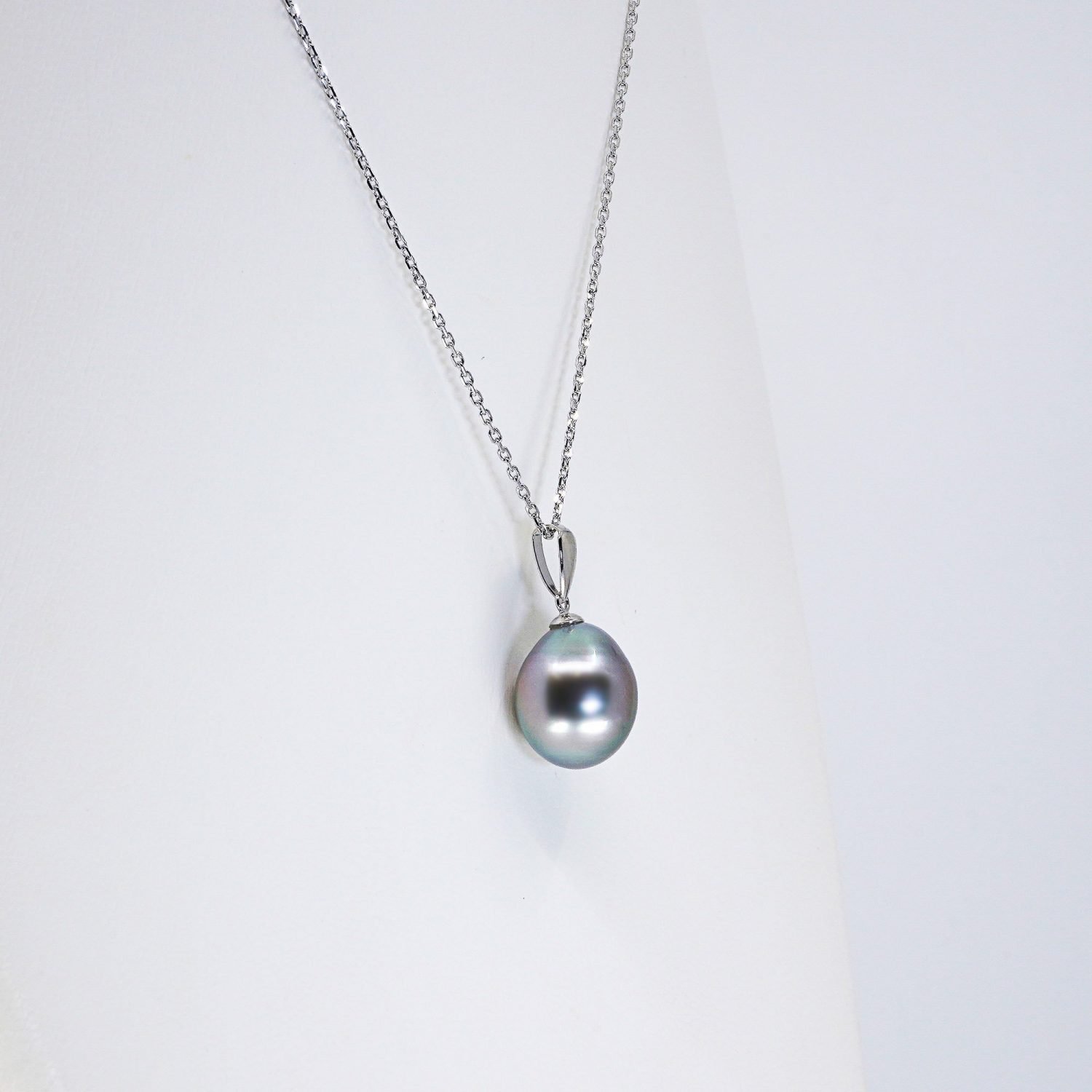 black tahitian pearl pendant drop shape AAA. Pearls.jp tokyo japan