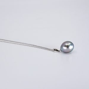 black tahitian pearl pendant drop shape AAA. Pearls.jp tokyo japan