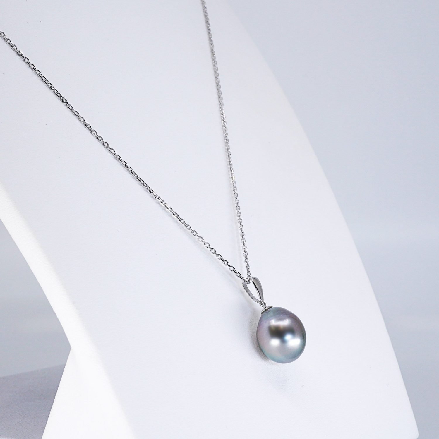 black tahitian pearl pendant drop shape AAA. Pearls.jp tokyo japan