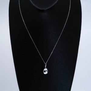 black tahitian pearl pendant drop shape AAA. Pearls.jp tokyo japan