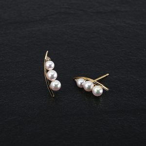 Japanese Akoya Pearls Earrings with diamonds, Tokyo, Japan