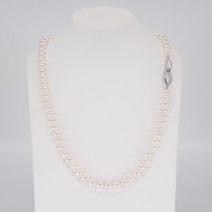 HESTIA Akoya Pearl Necklace by pearls.jp Tokyo Japan