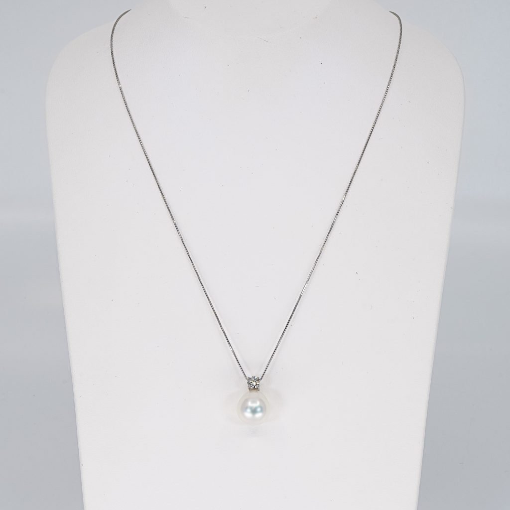 pearls and diamond necklace pearls.jp Tokyo Japan Andromeda