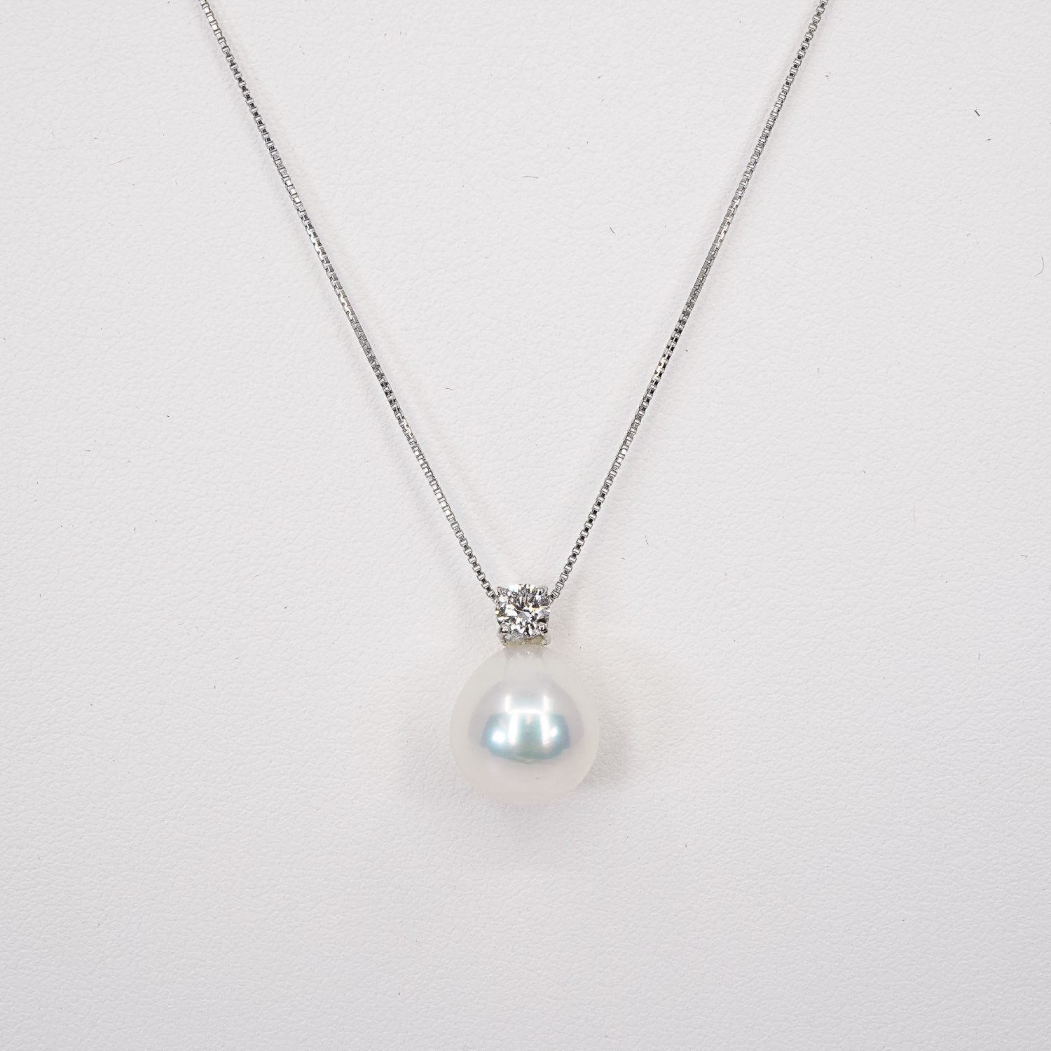 pearls and diamond necklace pearls.jp Tokyo Japan Andromeda