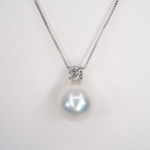 pearls and diamond necklace pearls.jp Tokyo Japan Andromeda