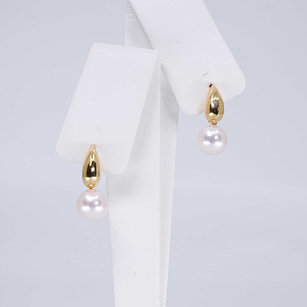 Japanese Akoya pearl Earrings, pearls.jp, Tokyo, Japan