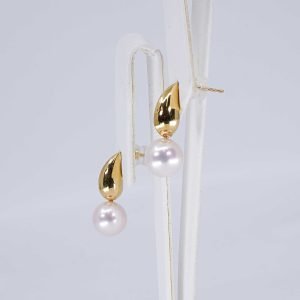 日本産アコヤ真珠のイヤリング、pearls.jp、東京、日本