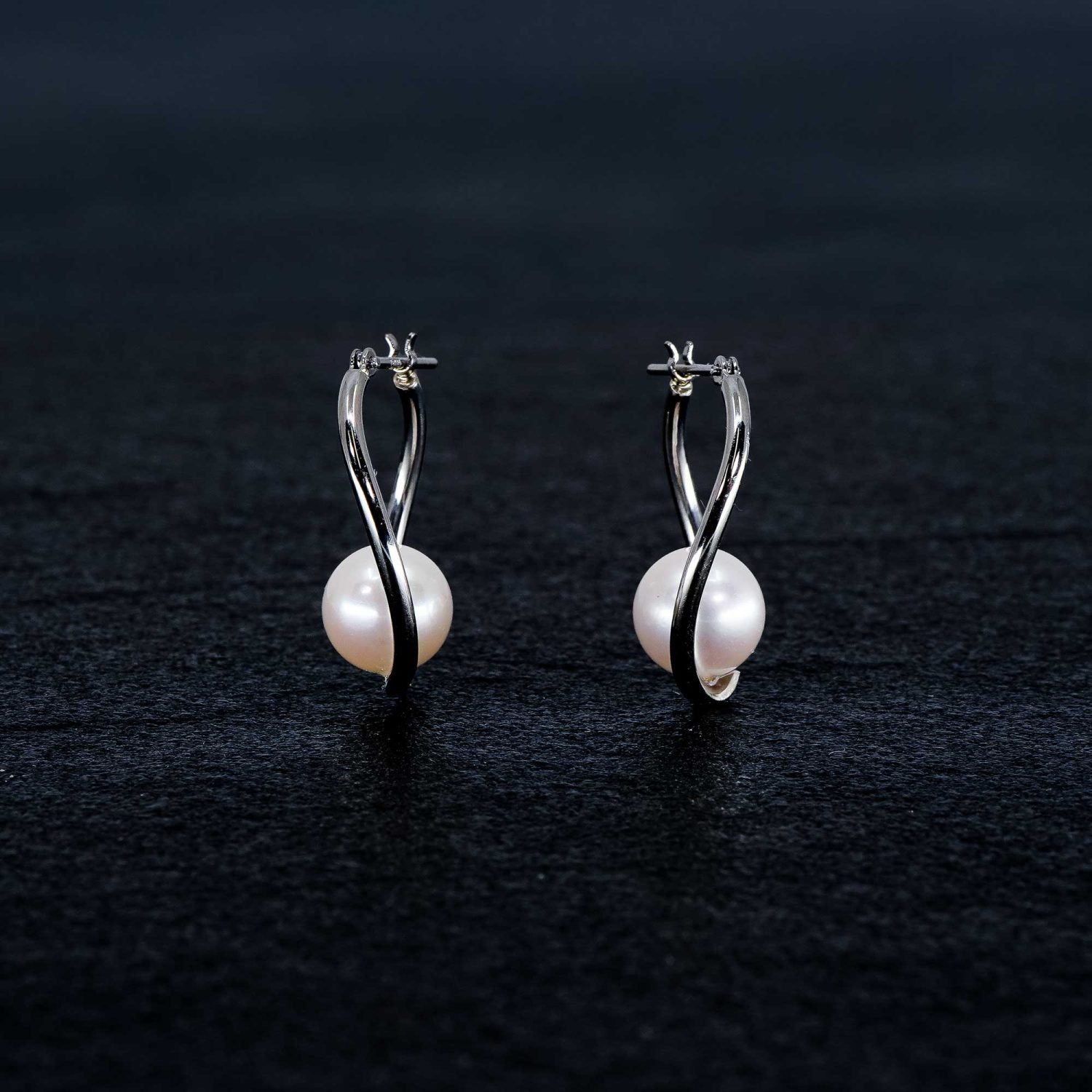 Lyra Akoya Korvakorut, pearls.jp, Tokio, Japani