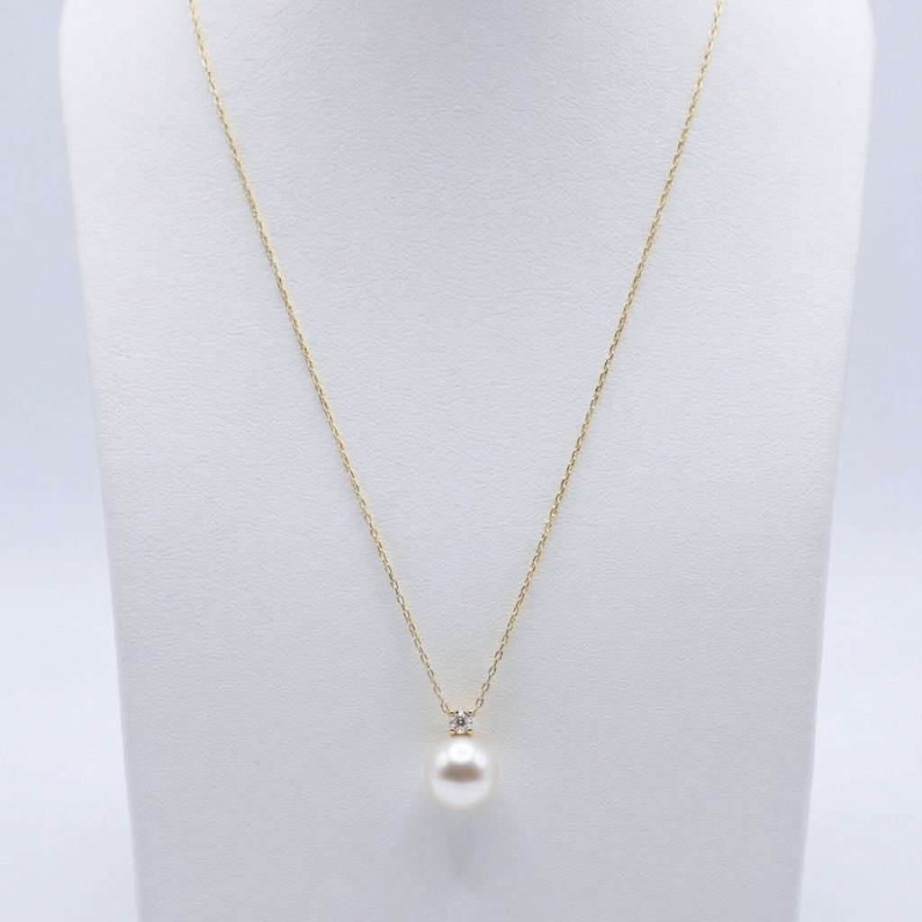 Japanese Akoya Pearl Necklace 18K Yellow Gold Diamond