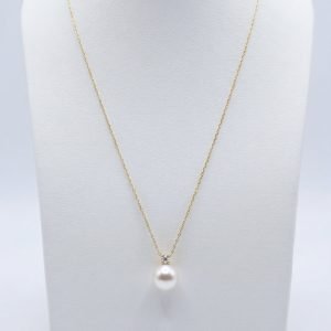 Japanese Akoya Pearl Necklace 18K Yellow Gold Diamond