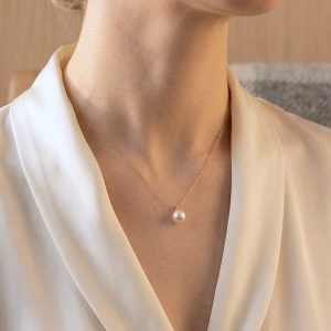 Japanese Akoya Pearl Necklace 18K Yellow Gold Diamond