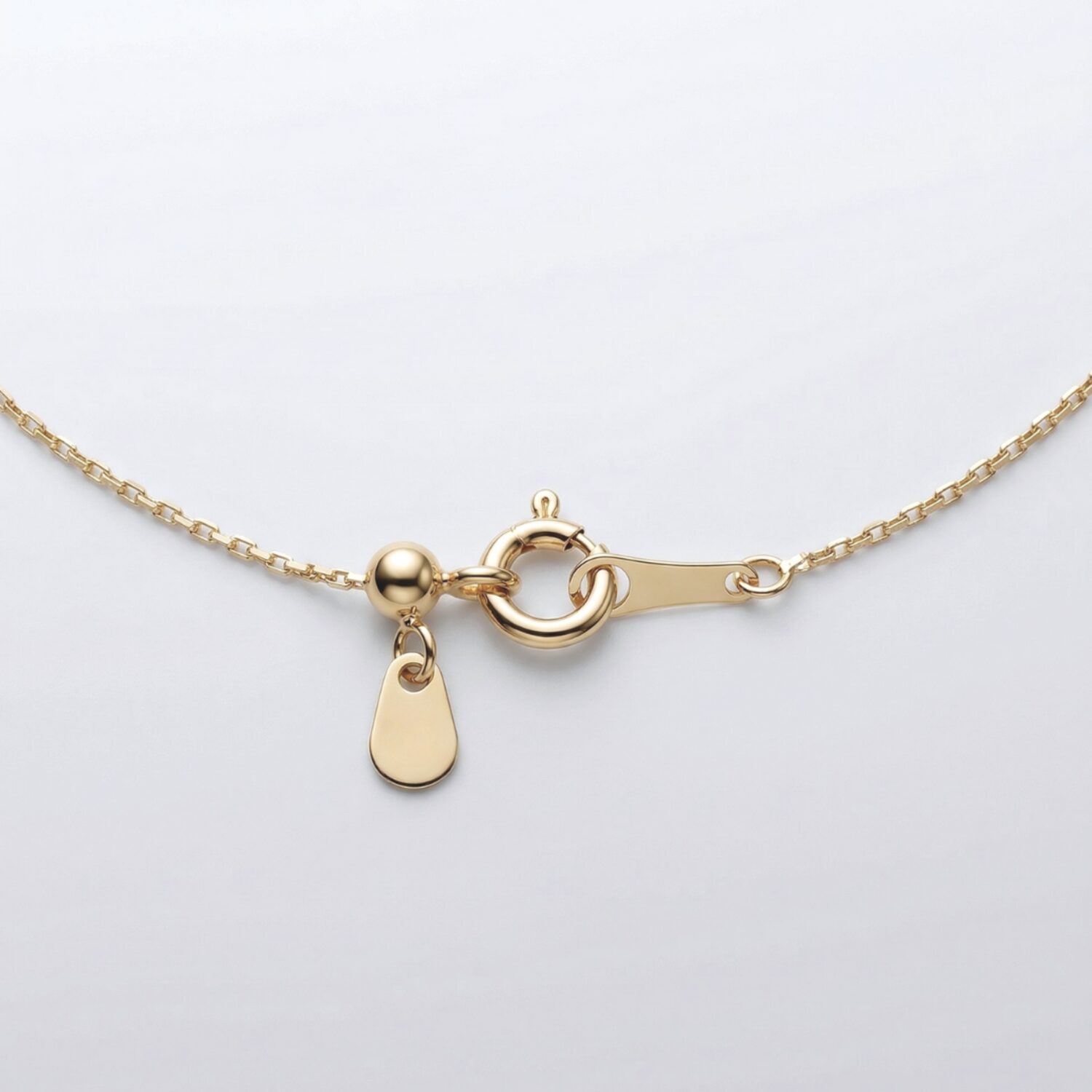 Japanese Akoya Pearl Necklace 18K Yellow Gold Diamond